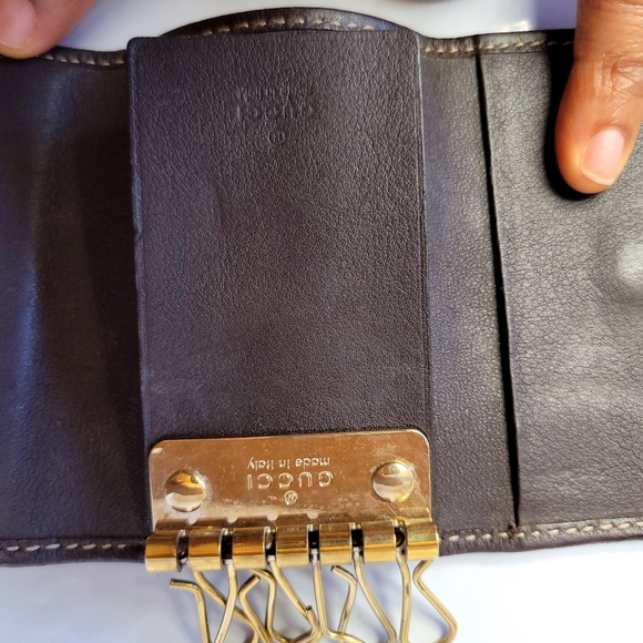 GUCCI Monogram Heart 6 Key Holder Case - Picture 5 of 8